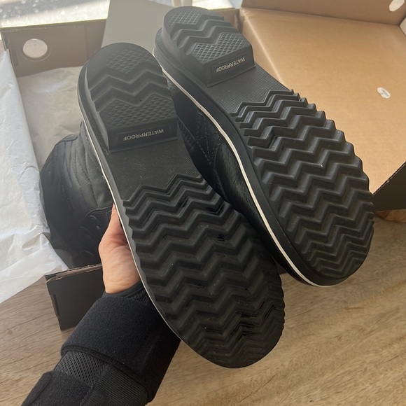 Sorel Toffino  waterproof black/ fur boots - Picture 14 of 14